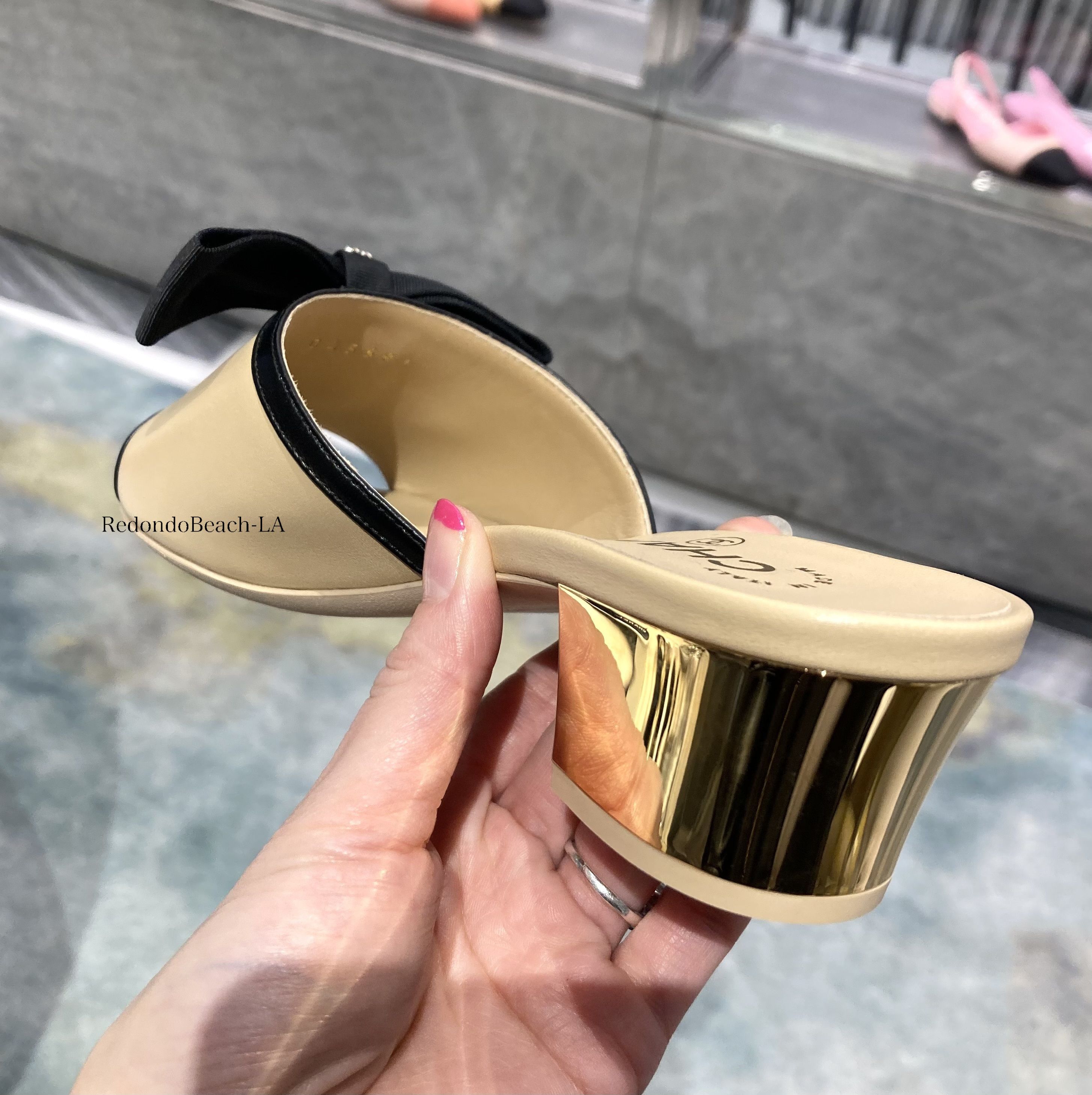 【お洒落なカフェでのんびりしたい】CHANEL★サンダル お洒落なカフェで映える可愛さ】CHANEL☆サンダル☆期間限定