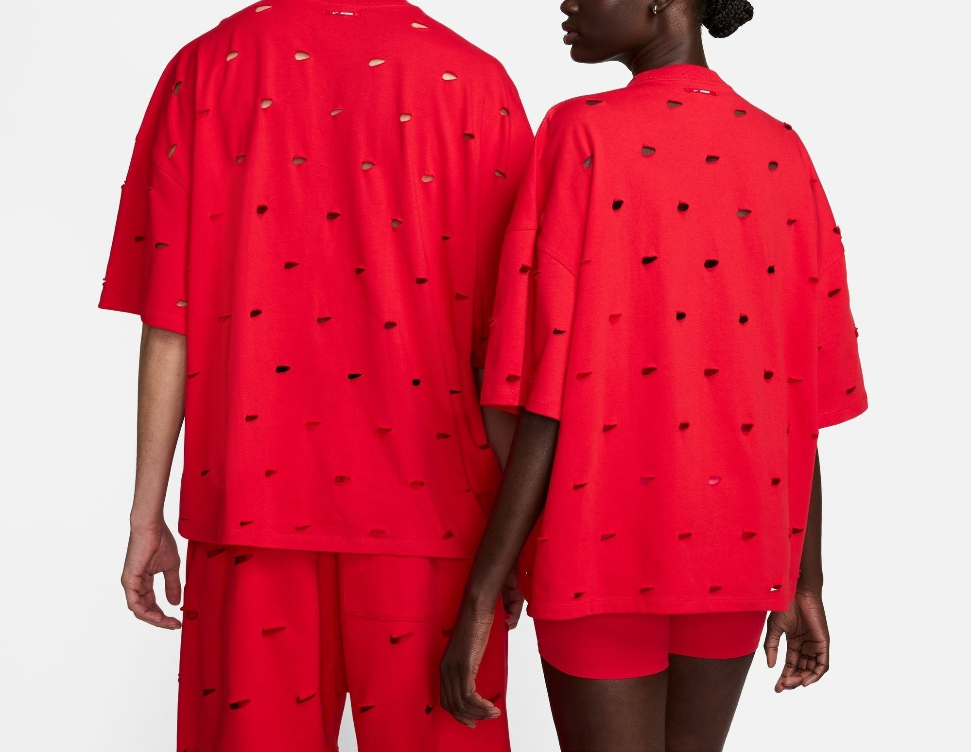 ☆NIKE x JACQUEMUS☆コラボ☆SWOOSH T-シャツ☆追跡可 (Nike/T