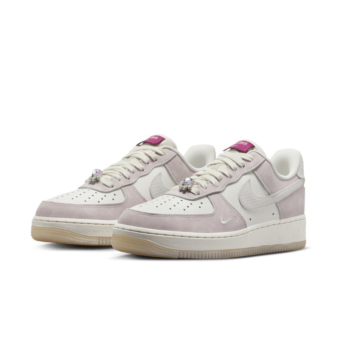 【NIKE】関送無料/ナイキ エア フォース 1 '07 LX / AIR FORCE 1 NIKE】関送無料/ナイキ エア フォース 1 '07 LX / AIR FORCE 1