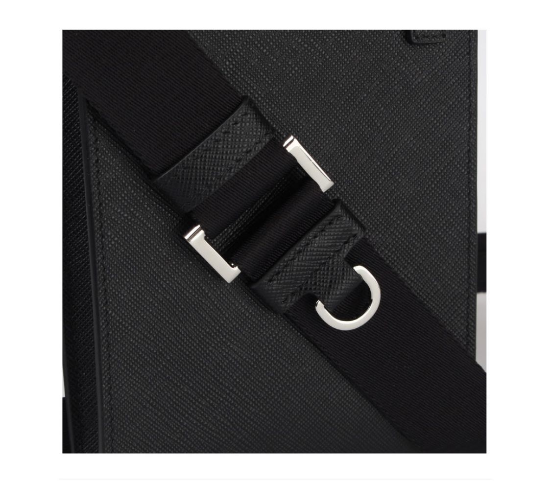 関送込! PRADA★フォンケース レザー ショルダーバッグ 2ZH179 関送込! PRADA☆フォンケース レザー ショルダーバッグ 2ZH179