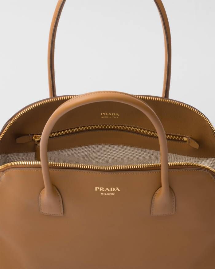 PRADA エレガント ロゴ ラージ レザー トートバッグ 全2色 PRADA☆レザーハンドル ロゴ ラージ トートバッグ 2色 (PRADA