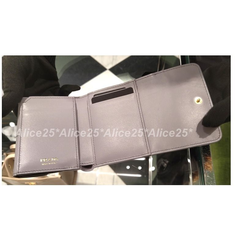 希少！限定！すぐ届く！PRADA オーストリッチ 折りたたみ財布