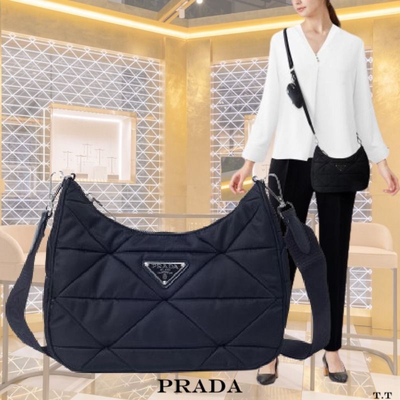 【国内即発】PRADA Re-Nylon パテッドホーボーショルダー PRADA】Re-Nylonパデッド ショルダーバッグ (PRADA/ショルダー