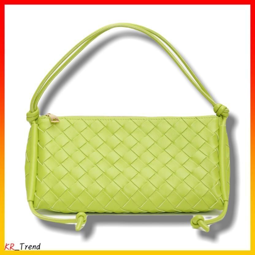 ☆BOTTEGA VENETA☆イントレチャートスモールストラップ ポーチ (BOTTEGA VENETA/ショルダーバッグ・ポシェット) 106099280【BUYMA】