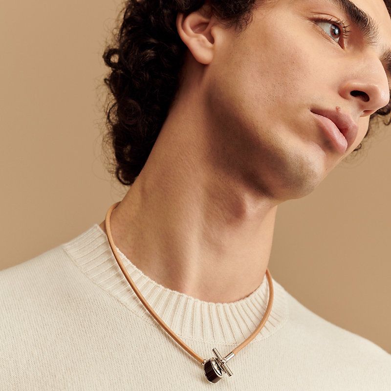 コーデのポイントに。ギフトにも◎】HERMES Equus ネックレス