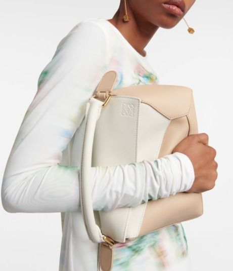 新着 関税送料込み LOEWE ロエベ Puzzle レザーショルダーバッグ 新着 関税送料込み LOEWE ロエベ Puzzle レザーショルダーバッグ