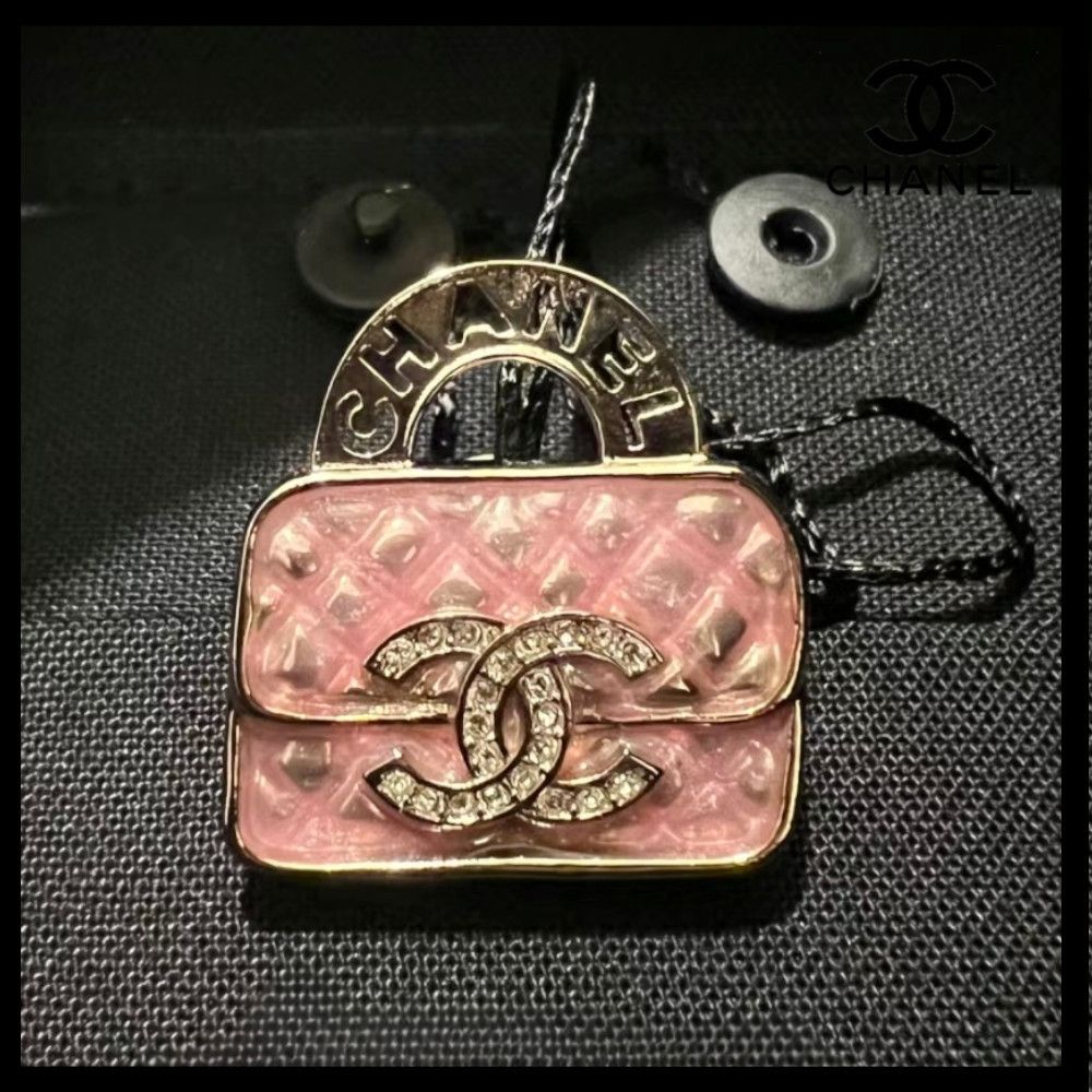 輝い バッグモチーフが可愛い♡】CHANEL☆ブローチ (CHANEL/ブローチ ブローチ