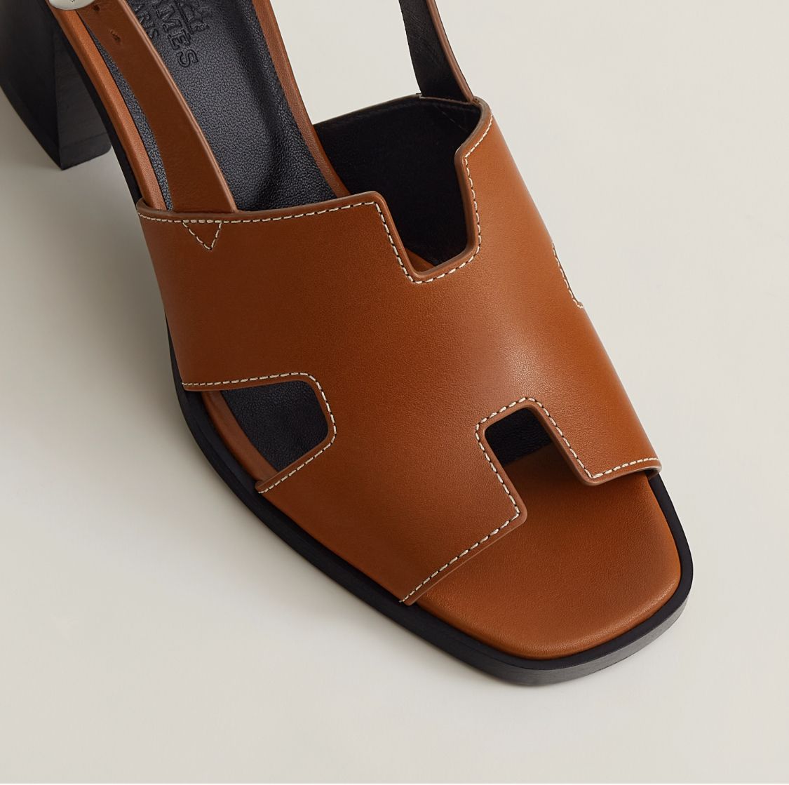 大人スタイル【HERMES】[H]バックル☆レザーサンダル Jaures 大人スタイル【HERMES】[H]バックル☆レザーサンダル Jaures
