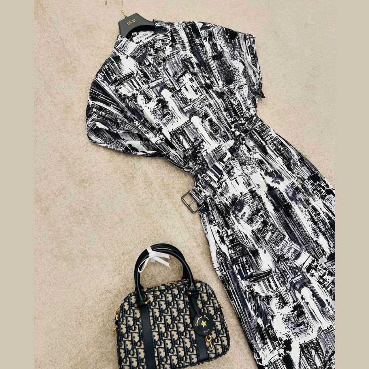 【絵画的なニューヨークモチーフ★】DIOR ミディシャツドレス 絵画的なニューヨークモチーフ☆】DIOR ミディシャツドレス