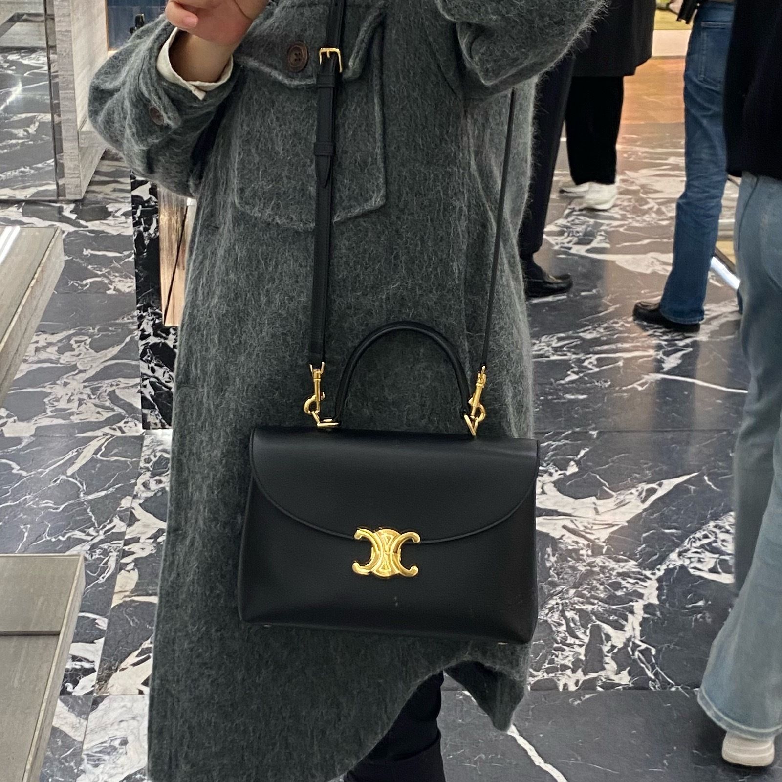 CELINE サプルカーフスキンミディアム ニノ バッグ (CELINE