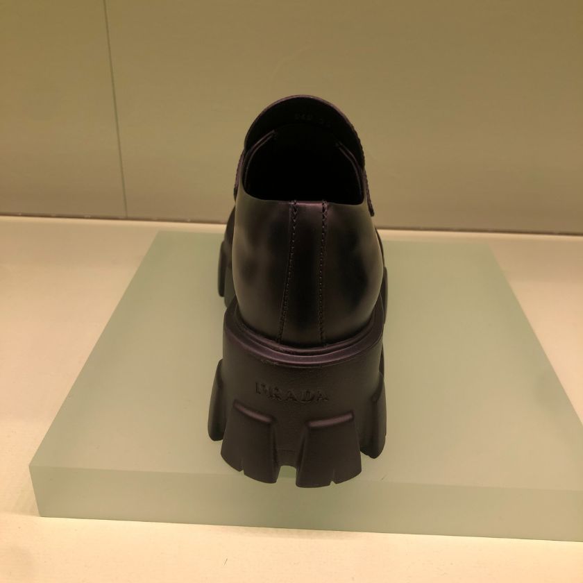 ６万取引突破★UPS速達便利用！【PRADA】1D649M B4L_ローファー 6万取引突破☆UPS速達便利用！【PRADA】1D649M_ローファ (PRADA