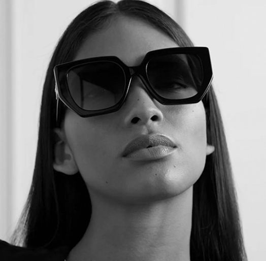 店内商品がすべてレジにて半額！！ CELINE☆ブランドサングラス CL40239F (CELINE/サングラス 01F 小物
