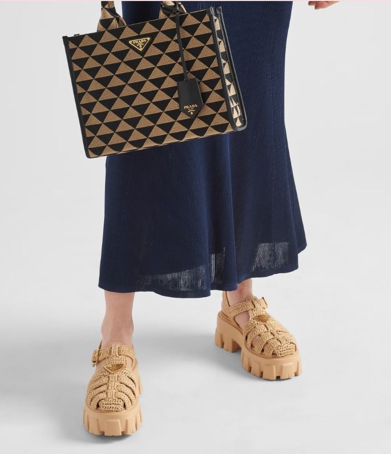 大人リッチ【PRADA】モノリスかぎ針編みサンダル (PRADA