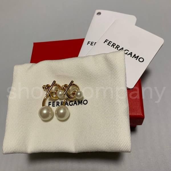 フェラガモ ガンチーニパールイヤリング 【関税込み】 関税込】◇Ferragamo フェラガモ◇パール ガンチーニ ピアス