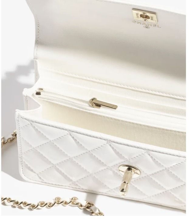 24B CHANEL CC ハンドルチェーンクラッチ シャイニーラムスキン ラージ クラッチ バッグ - シャイニー ラムスキン