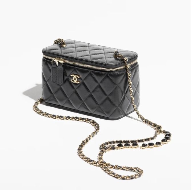 チェーン可愛い》CHANELチェーン クラッチ カーフスキン (CHANEL