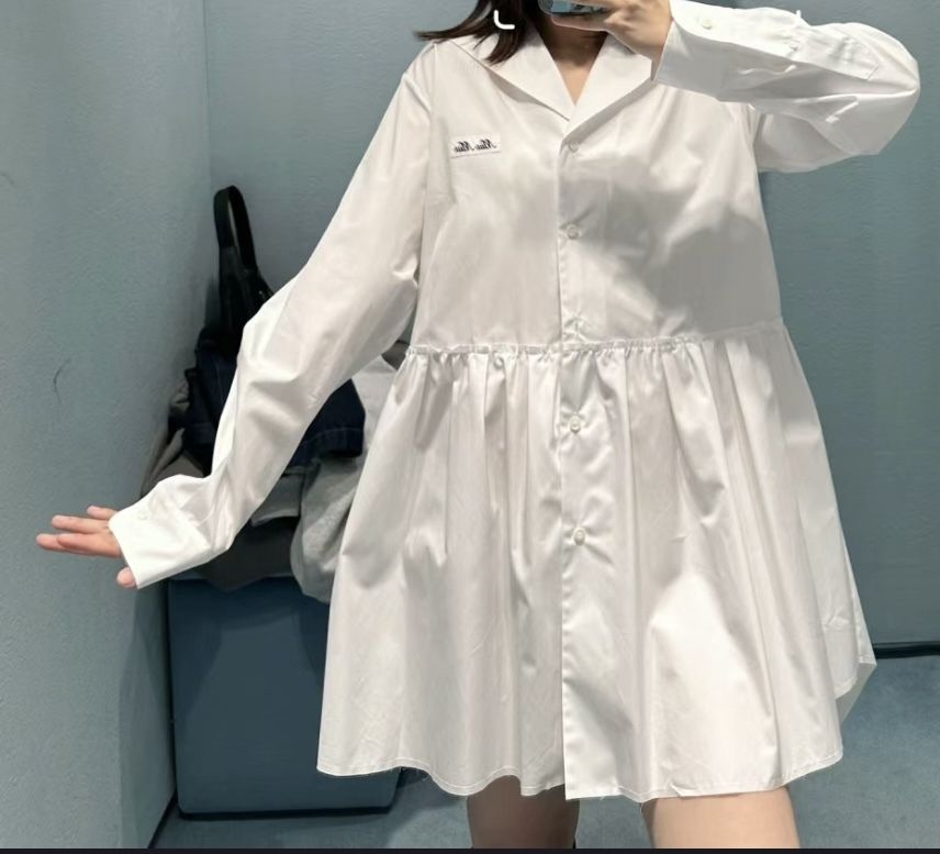 人気カラーの ☆Miu バックスタイルも可愛い Miu☆セーラーカラーワンピース ワンピース