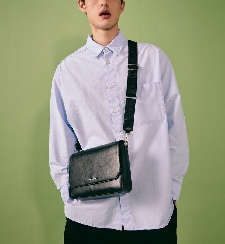 【 JILLSTUART】LOGO WEBBING MEDIUM CROSS BAG★BLACK★人気 JILLSTUART】Black Logo Webbing Medium Cross Bag☆関税込