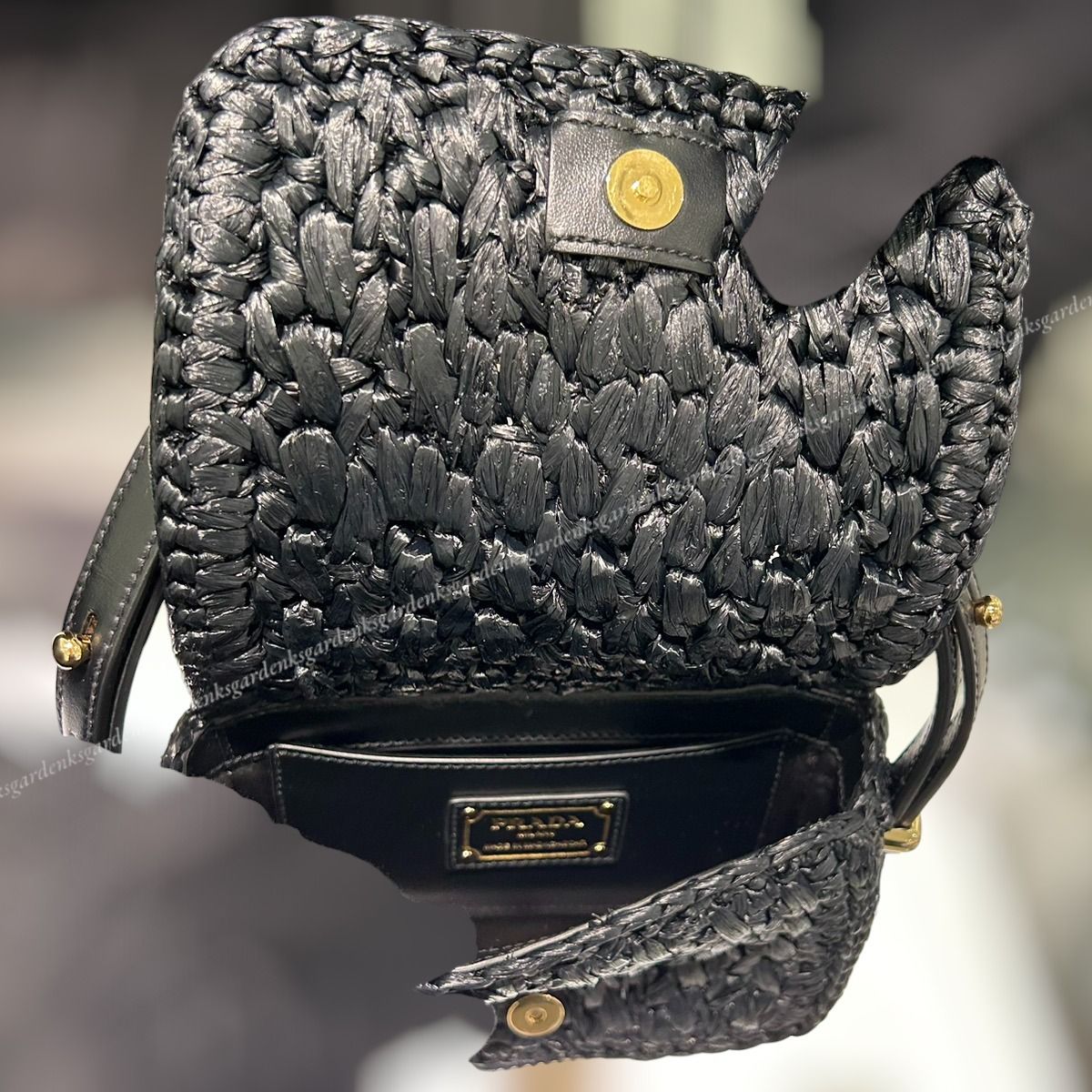 正規店買付【PRADA】ロゴ ブラック クロシェ ショルダーバッグ 限定！すぐ届く！PRADA クロシェxレザー ショルダーバッグ