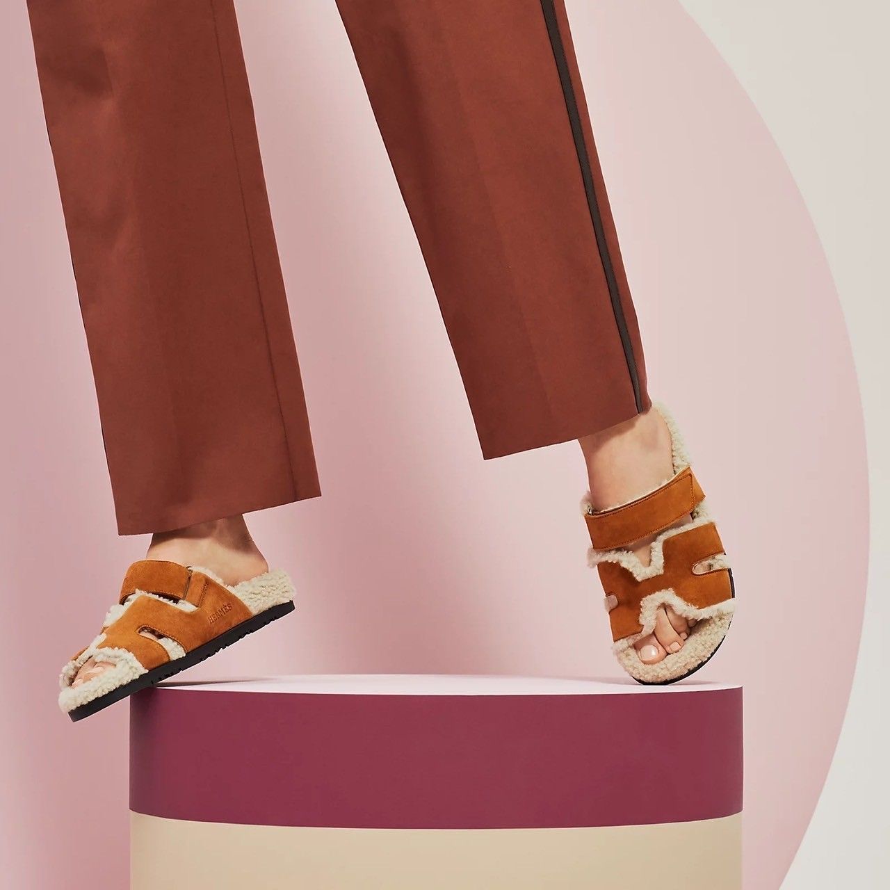 【デニムと合わせて最強コンビ】HERMES サンダル シプレ デニムと合わせて最強コンビ】HERMES サンダル シプレ (HERMES