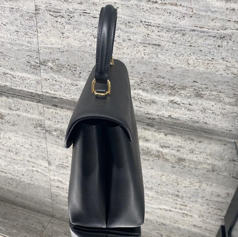 CELINE ミディアム ニノ バッグ【関税送料込】 関税・送料込み】CELINE（セリーヌ）ミディアム ニノ バッグ