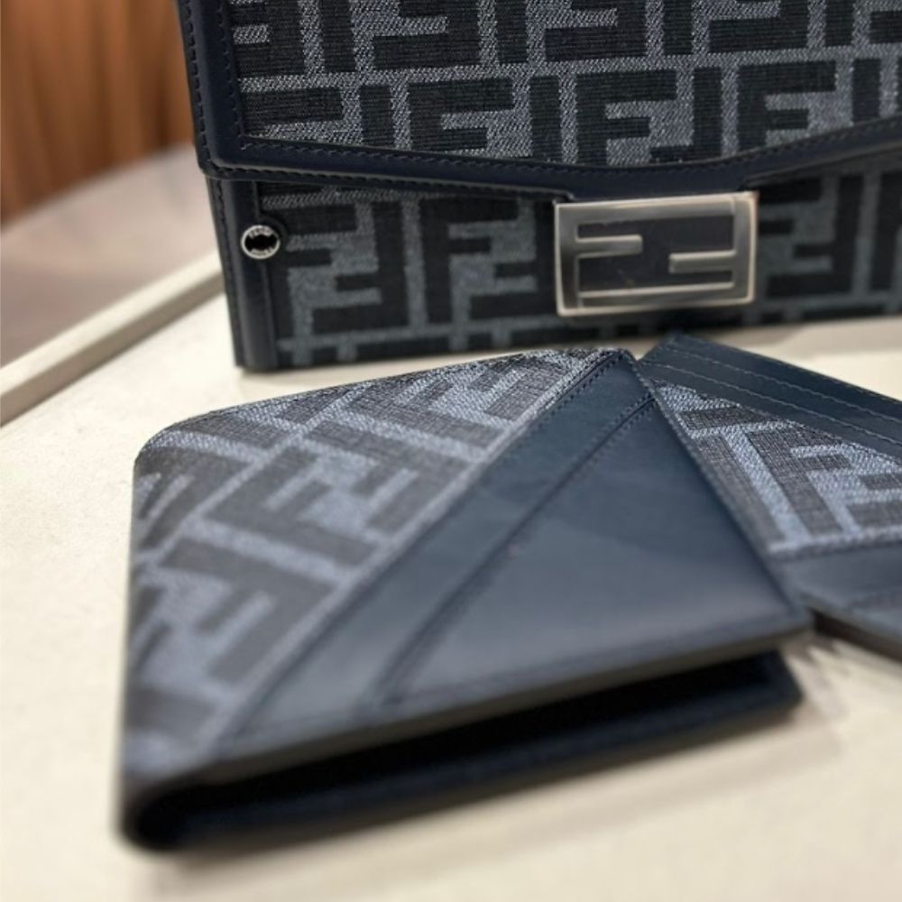24SS【FENDI】フェンディ ダイアゴナル 財布 ブルーFFキャンバス