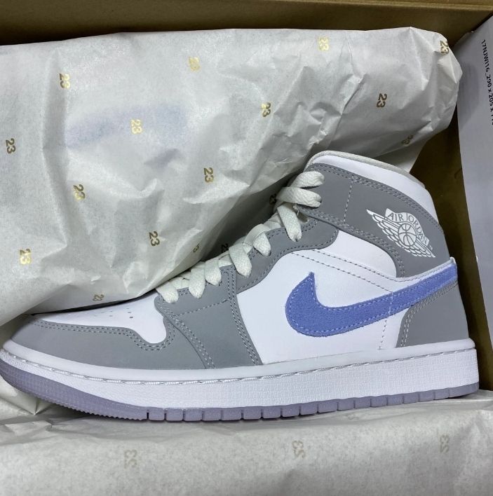 【ナイキ】(W)Nike Jordan 1 Mid Grey★エアジョーダン グレー★ ナイキ】(W)Nike Jordan 1 Mid Grey☆エアジョーダン グレー