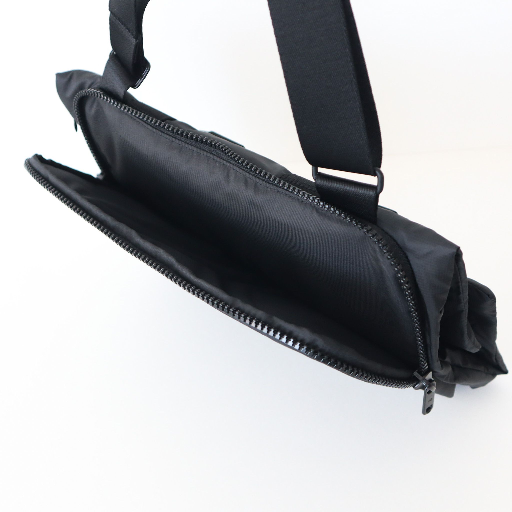 Y-3 ワイスリ- Y3 ロゴ クロスボディバッグ IR5775 X BODY BAG