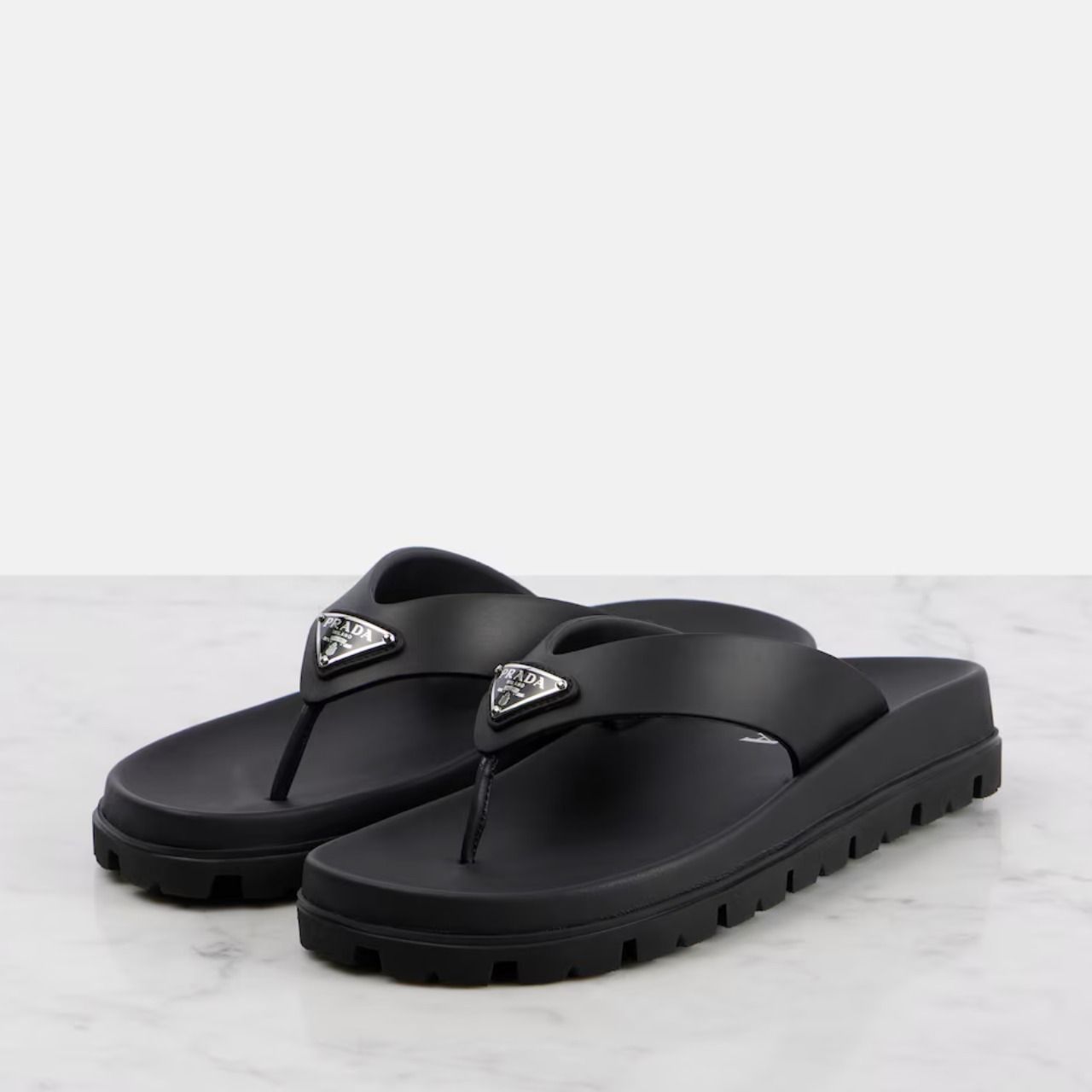 VIP価格◇PRADA◇レディース ロゴ ラバー トングサンダル (PRADA