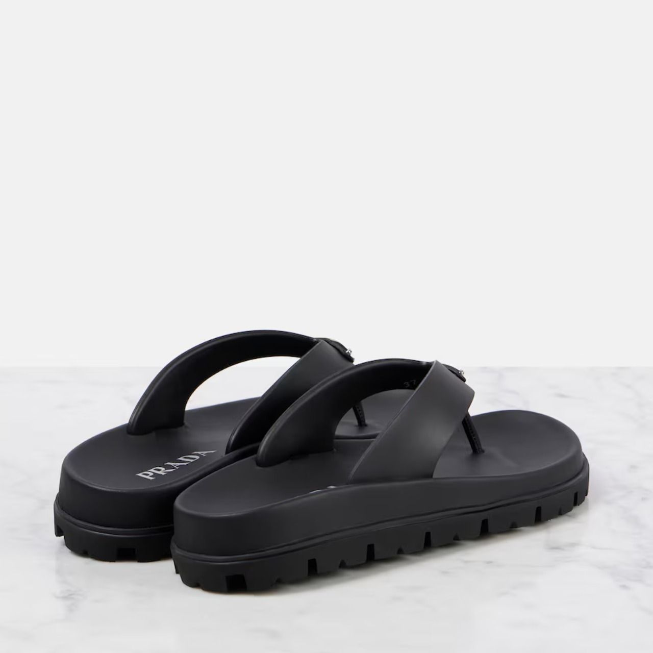 【PRADA】ロゴ トングサンダル PRADA トングサンダル 1Y420N 3LKK トライアングルロゴ