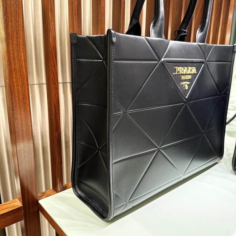 1点限り！VIP顧客セール☆累積売上総額第1位！┃PRADA☆1BB086