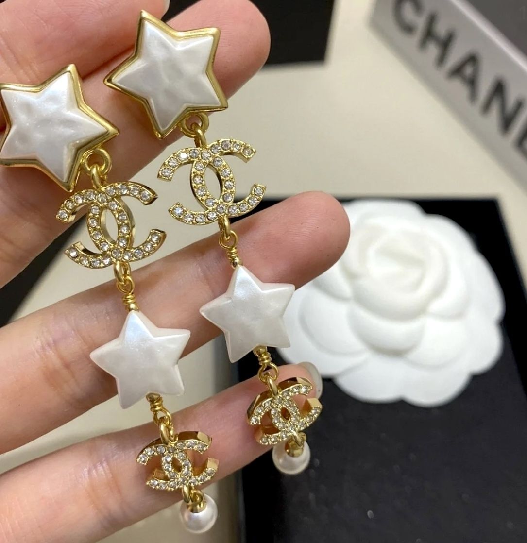 【シャネル】 ボール ピアス 耳元に輝きを 耳元がゴージャスに☆】CHANEL ピアス (CHANEL/ピアス) ABE649