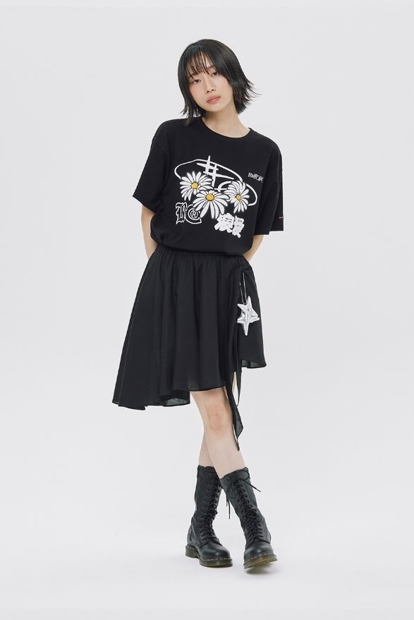 【ROMANTIC CROWN】24SS★トリプルデイジーミックスロゴ Tシャツ ROMANTIC CROWN】24SS☆トリプルデイジーミックスロゴ Tシャツ
