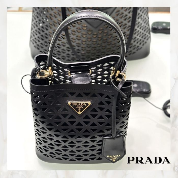 PRADA】プラダ パニエ カットアウトモチーフ レザーミニバッグ