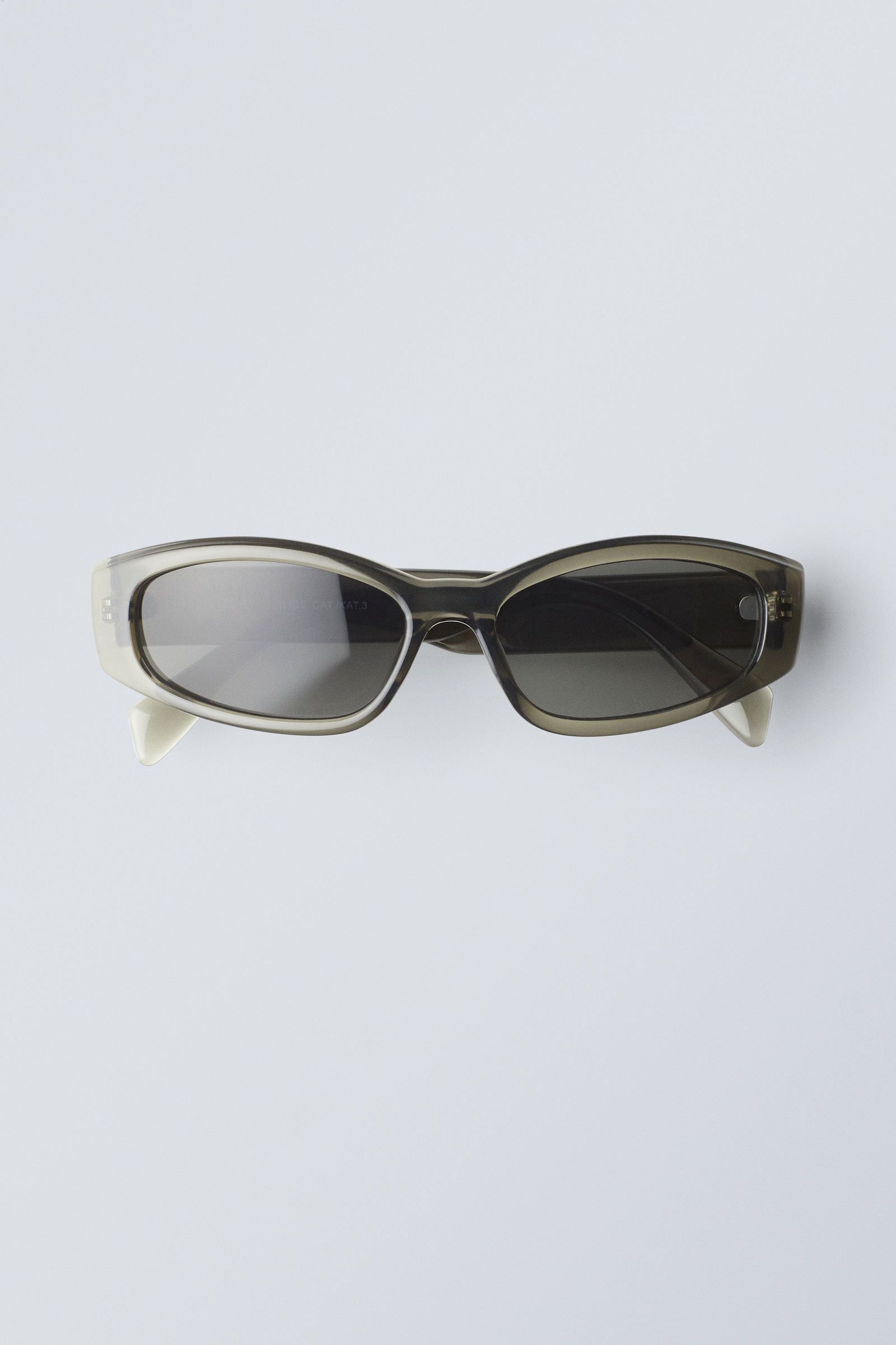 【WEEKDAY】新作♪ SLIDE SUNGLASSES【関税送料込】 WEEKDAY】新作♪ SLIDE SUNGLASSES【関税送料込】 (Weekday