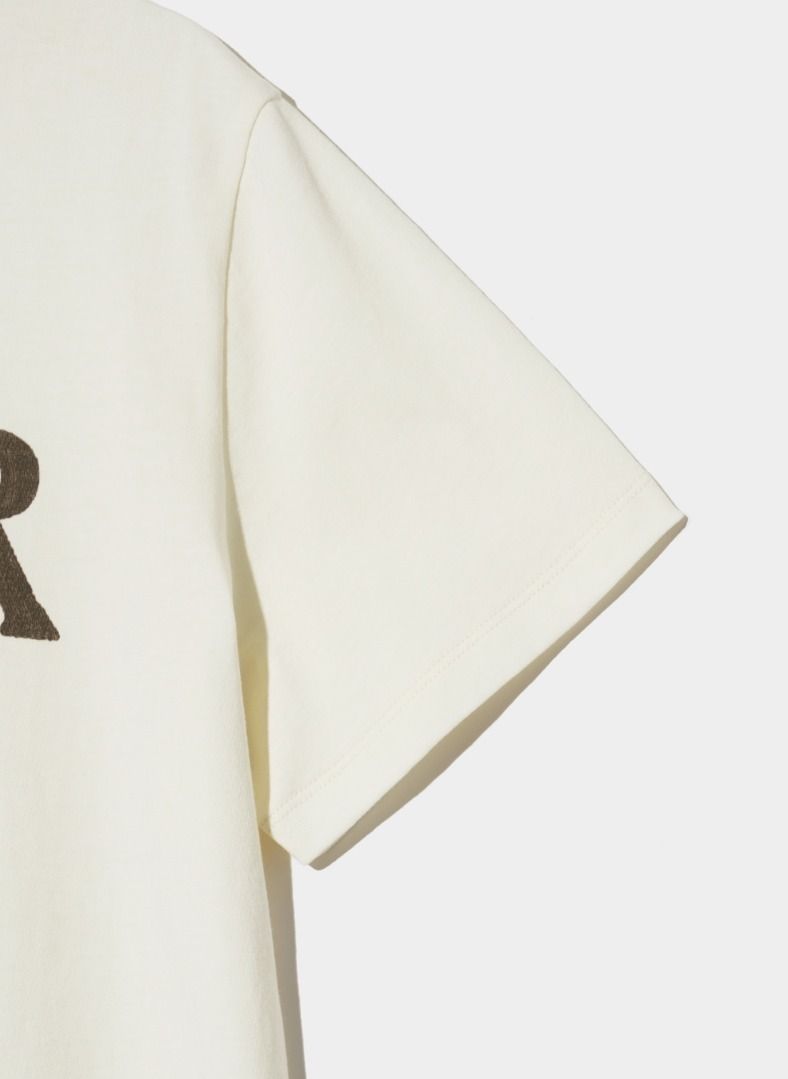 ☆韓国の人気☆【SATUR】☆Apero Leaf Graphic T-Shir.t☆ ☆韓国の人気☆【SATUR】☆Apero Leaf Graphic T-Shir.t
