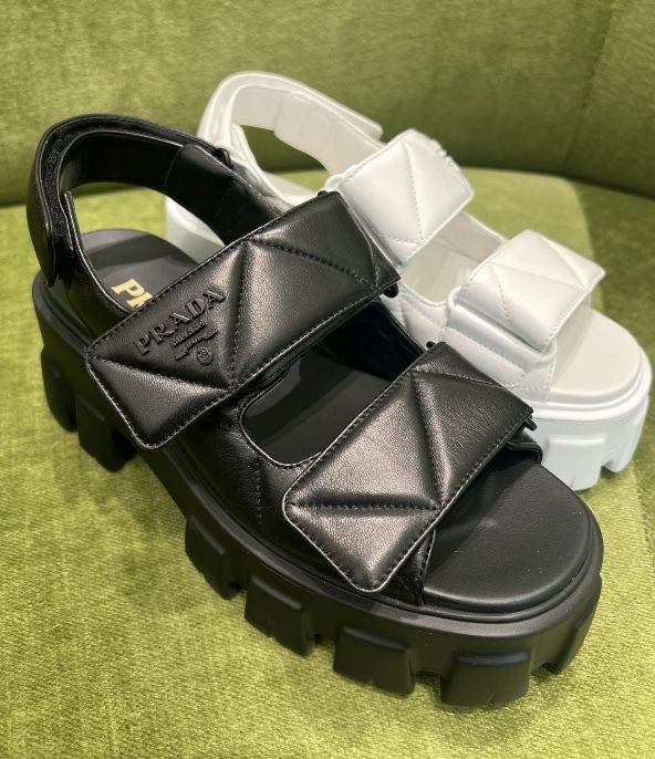 人気☆》【PRADA】パデッドナッパレザーサンダル (PRADA