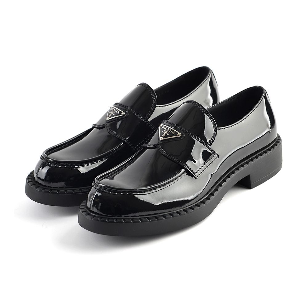 PRADA お洒落 ロゴ パテントレザー ローファー 関税負担なし☆PRADA メンズ パテントレザー ローファー (PRADA