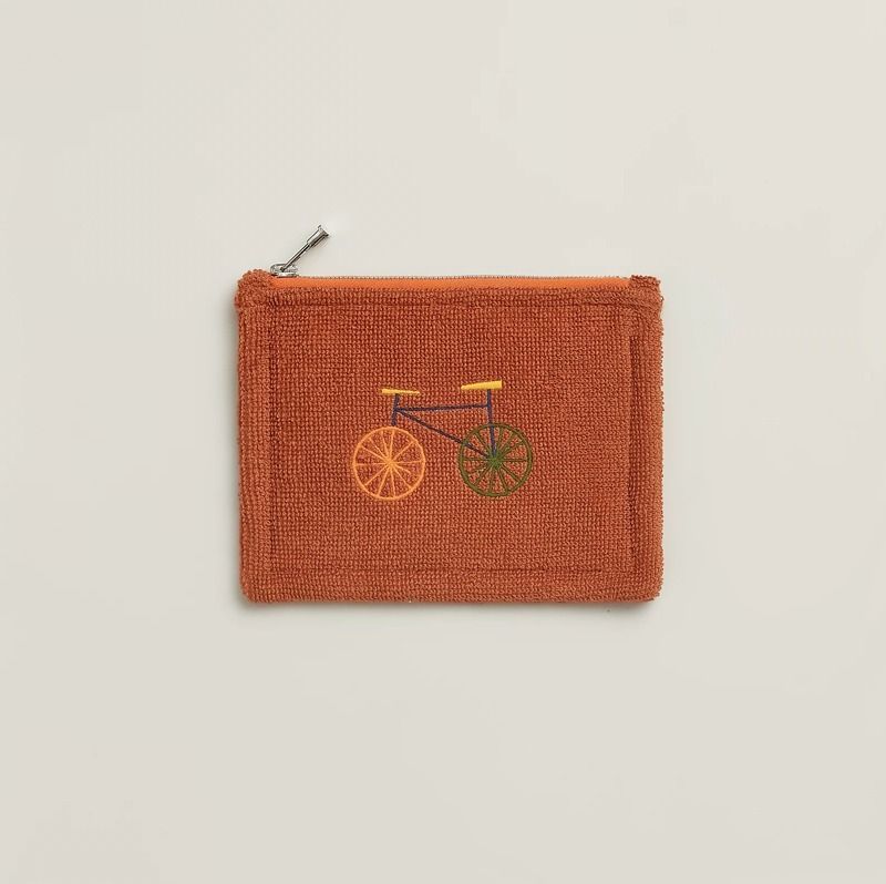 【刺しゅうがポイントに】HERMES Les Cabanesポーチミニ ほっこり Bicyclette刺繍が可愛いHermesLes Cabanesポーチ ミニ