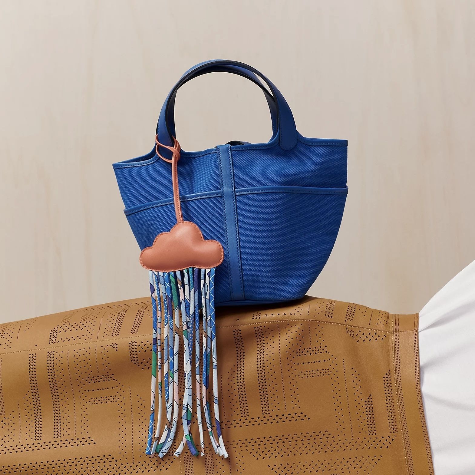 petit h どの色になるかはお楽しみ 手作り Hermes Cloudチャーム