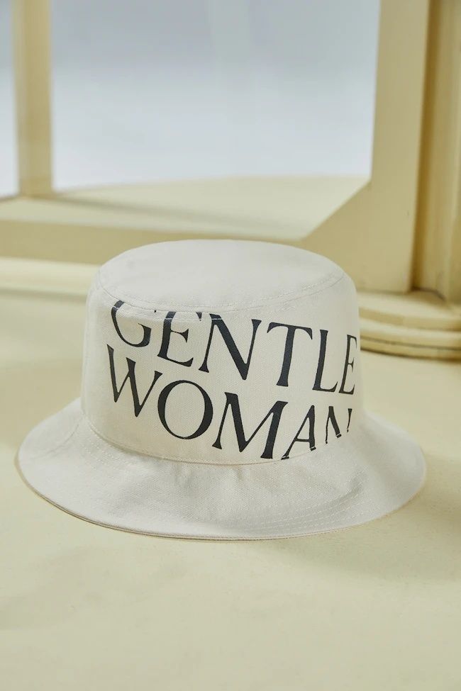 GENTLEWOMAN】GW ロゴ ストラップバケットハット (GENTLEWOMAN