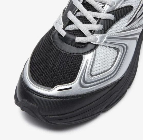 【FILA】INTERUN-BLACK/SILVER ☆韓国で大人気☆ FILA】INTERUN-BLACK/SILVER ☆韓国で大人気☆ (FILA/スニーカー