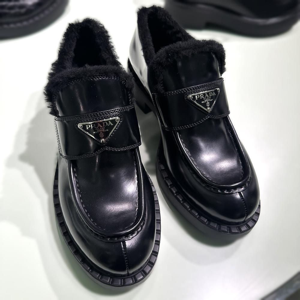 PRADA プラダ ブラッシュドレザー ローファー 1D246M (PRADA