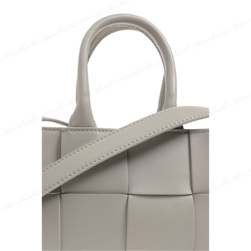 ◆BOTTEGA VENETA◆Mini East-West Arco◆トートバッグ◆５色◆ Bottega Veneta Mini East-West Arco Tote Bag - Bergdorf Goodman
