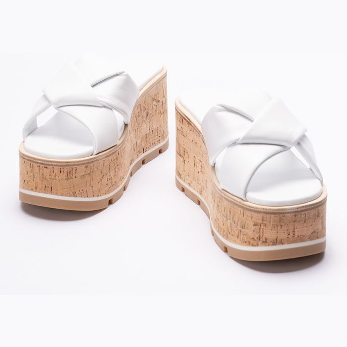【FERRAGAMO】`Engracia` Slides スライド/厚底サンダル FERRAGAMO】`Engracia` Slides スライド/厚底サンダル