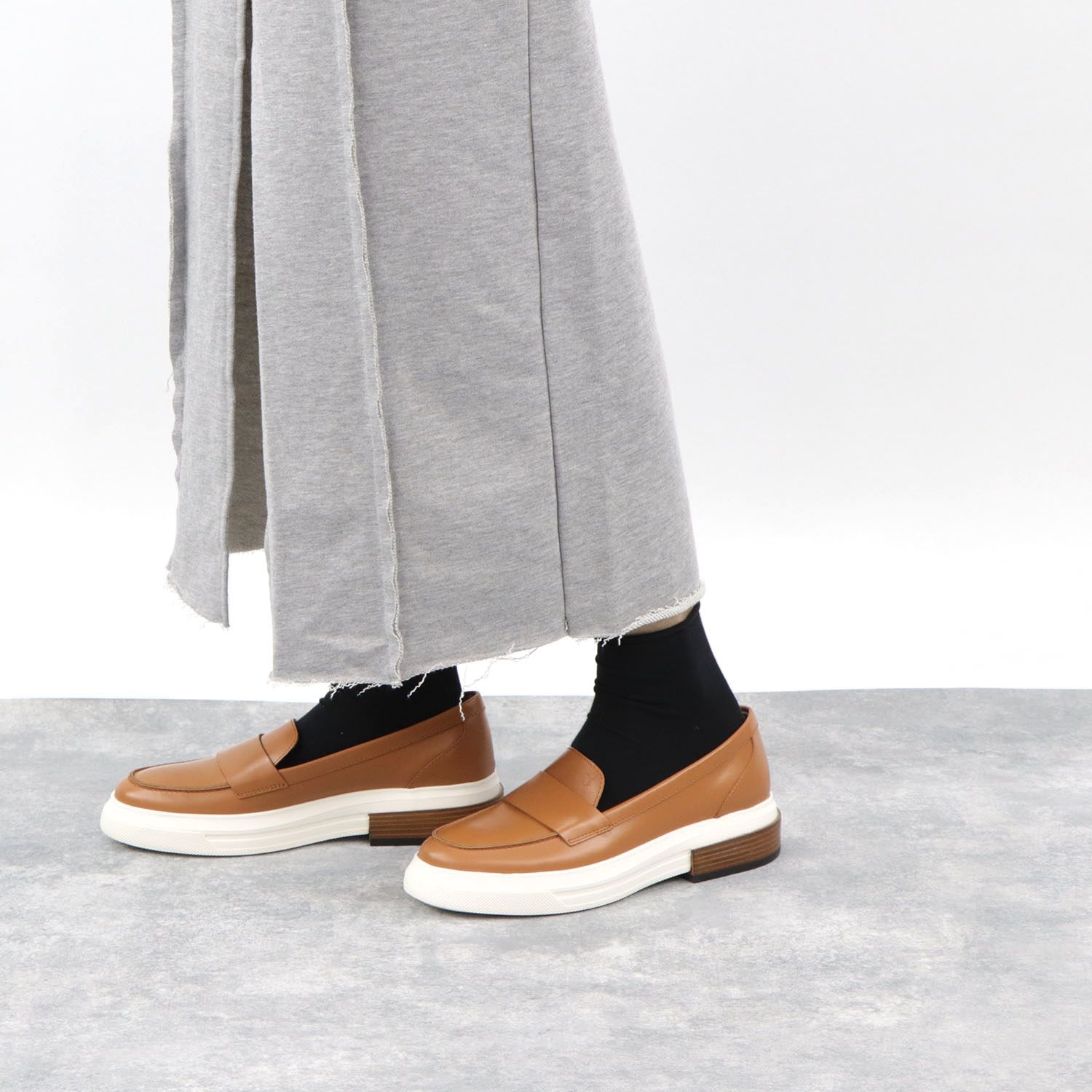 トッズ レザーシューズ ローファー XXW92B0Y41ZGOC (TOD'S