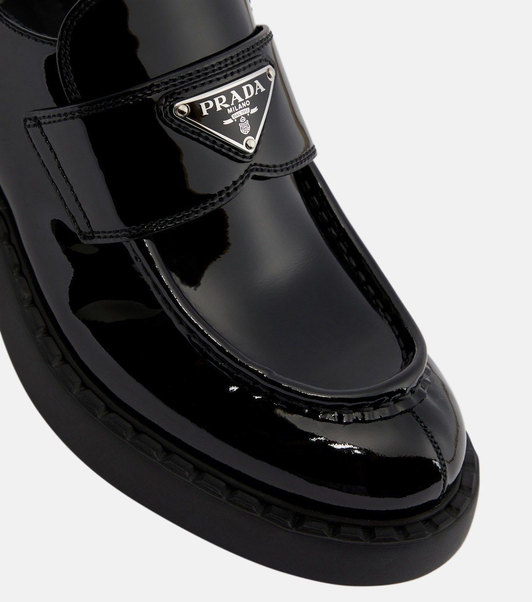 【希少】 PRADA ロゴ入り パテント レザー ローファー ブラック 希少】 PRADA ロゴ入り パテントレザー ローファー ブラック