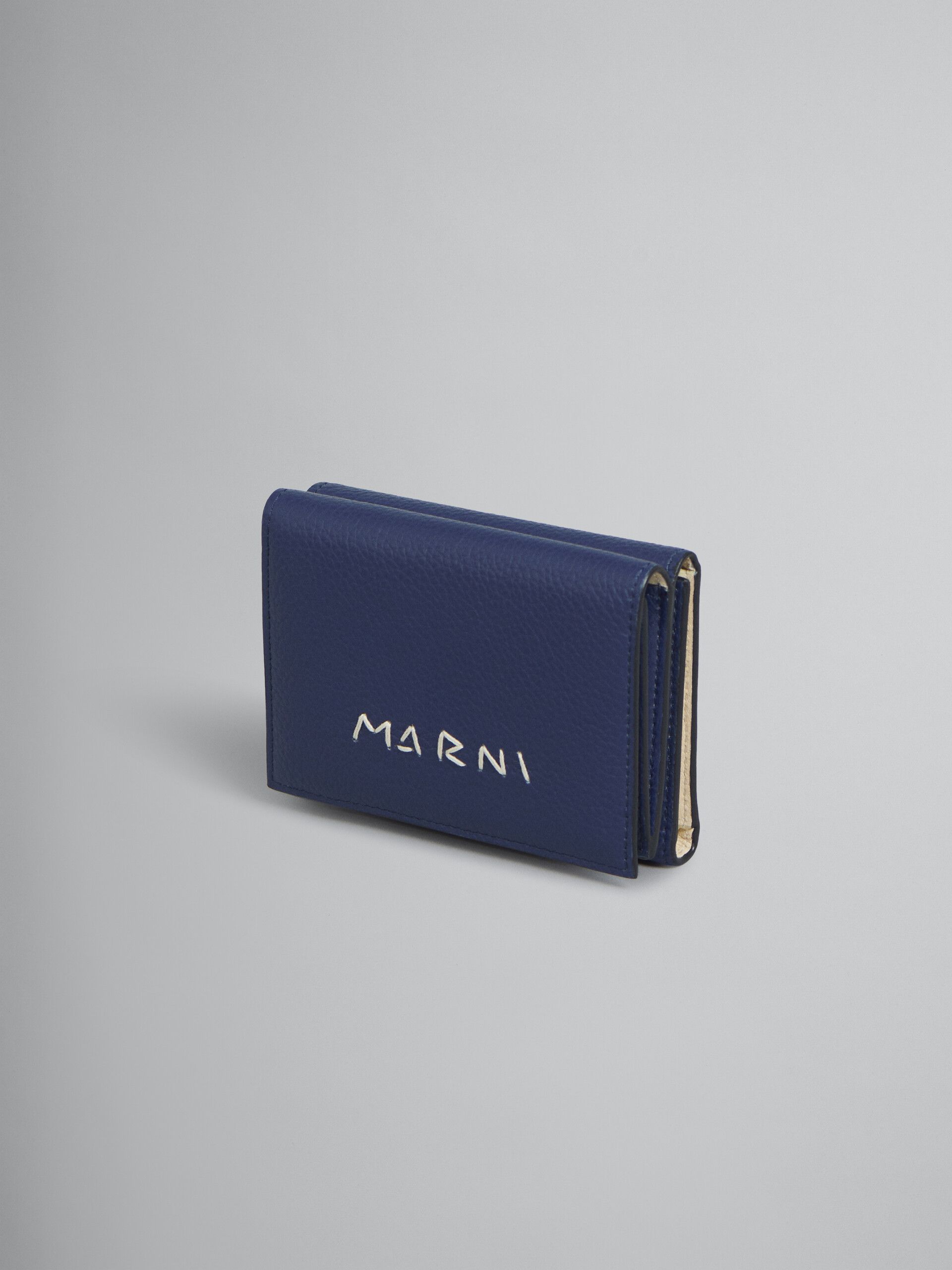 国内買付,すぐ届く【MARNI】 レザー 三つ折りウォレット (MARNI/折りたたみ財布) 107155929【BUYMA】