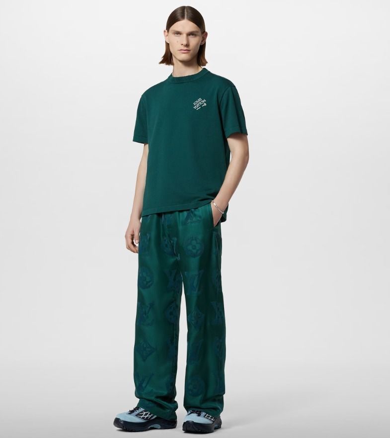 H*U様 Louis Vuitton オリーブグリーン VネックTシャツ Louis Vuitton《コットンクルーネックTシャツ》緑 ロゴ DHL 直営