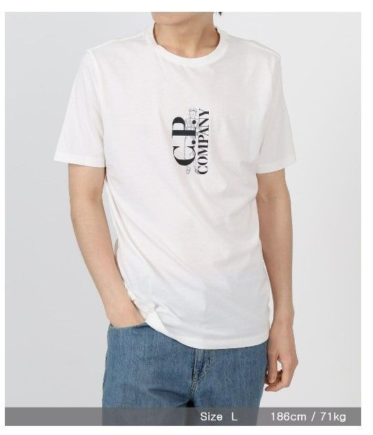 送料関税込★C.P. COMPANY★ロゴ入りコットンジャージーTシャツ C.P. Companyのブルー ジャージ ロゴ Tシャツがセール中